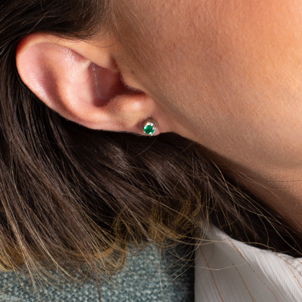 White gold with emerald Earrings 